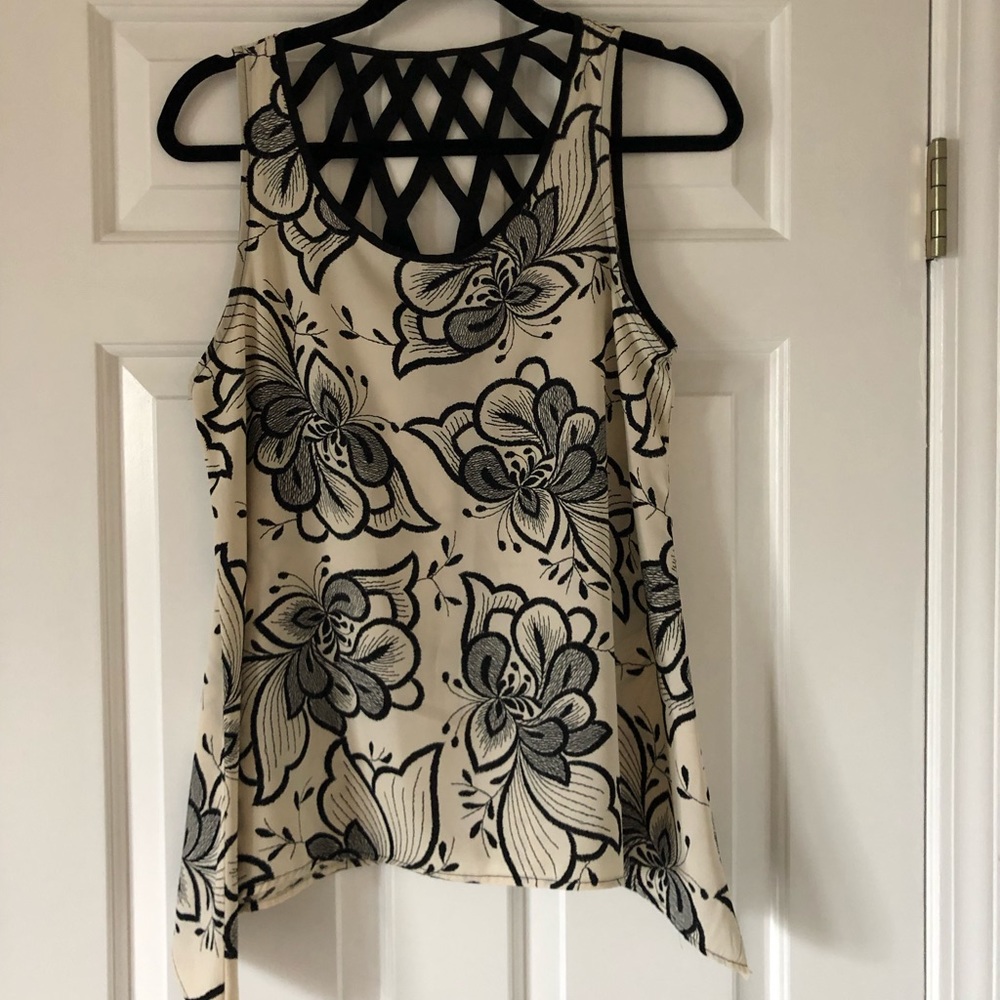 Beautiful Bobeau Flower Summer Flowy Tank